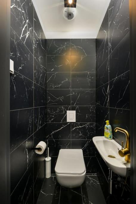 2Budapest Eye-Freegym And Sauna Luxury Home Esterno foto