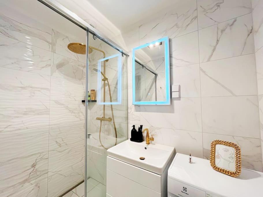 2Budapest Eye-Freegym And Sauna Luxury Home Esterno foto