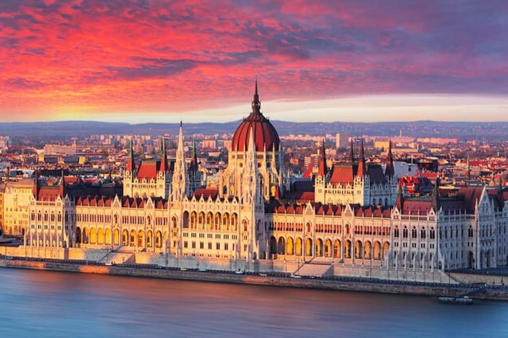 2Budapest Eye-Freegym And Sauna Luxury Home Esterno foto